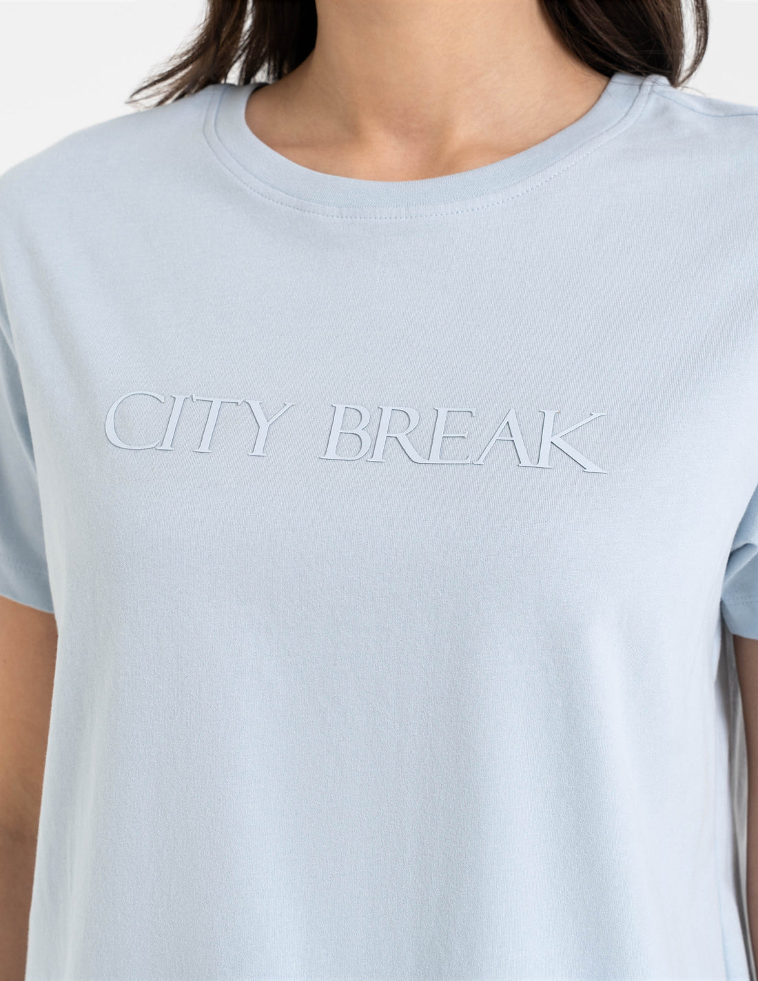 Klasyczny t-shirt damski z napisem bluzka z krótkim rękawem