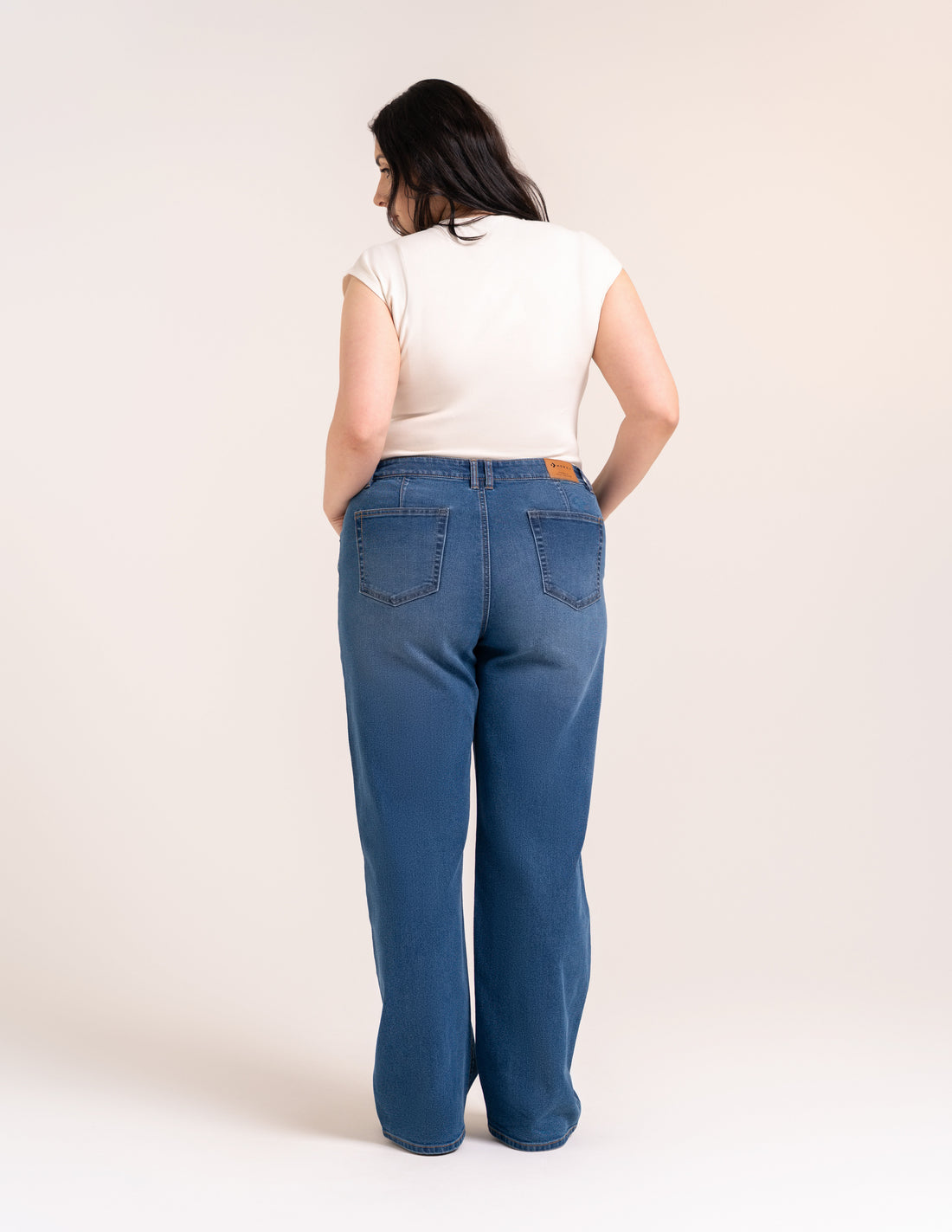 Damskie jeansy wide leg z wysokim stanem i efektem push-up