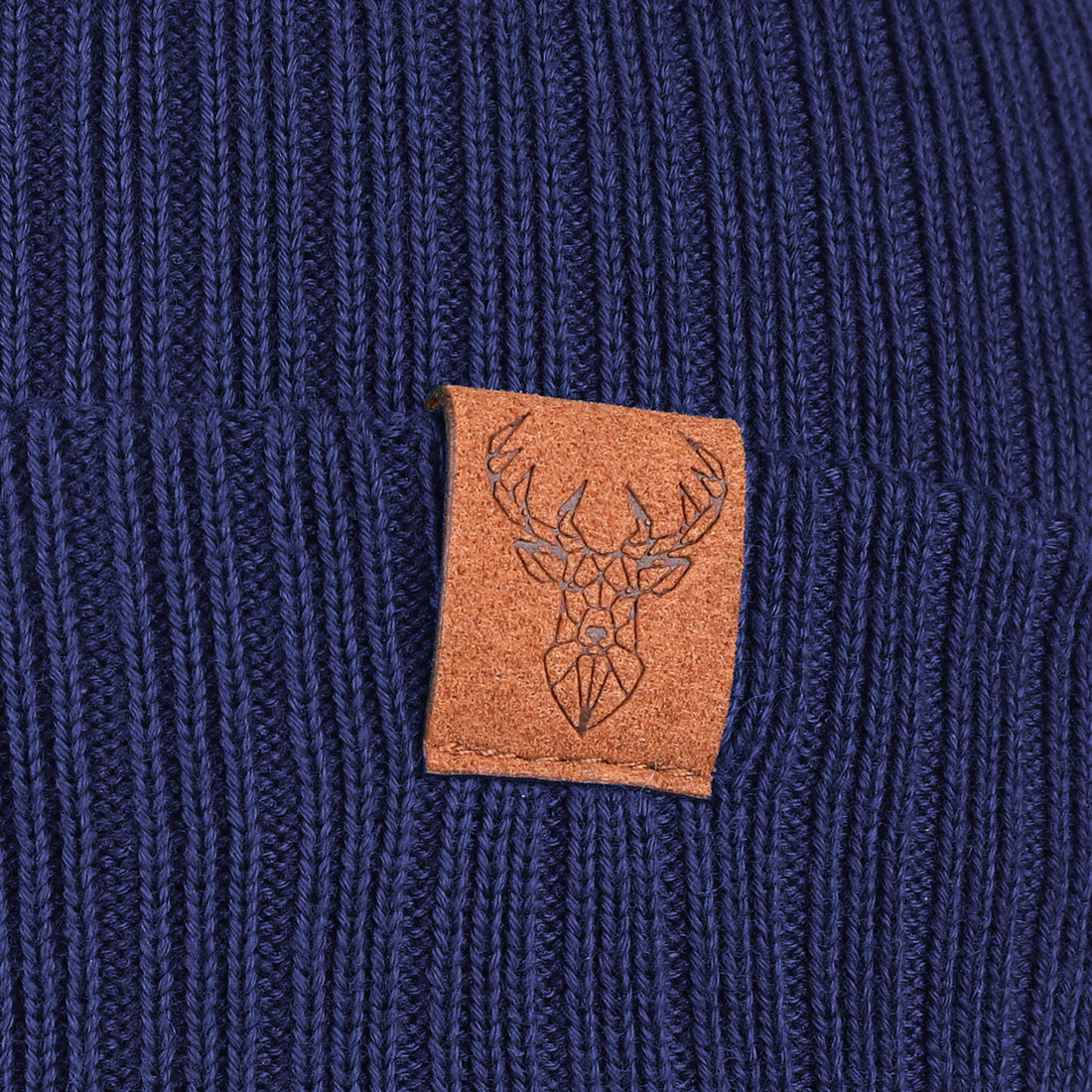 Czapka damska zimowa beanie na chłodne dni w prążek naszywka jelenia