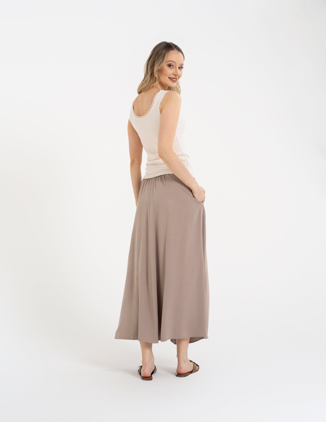 Top damski z koronką prążkowany elegancki wygodny modny