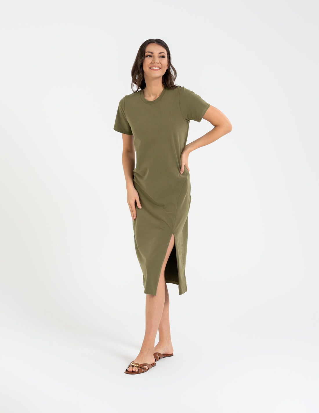 Sukienka damska bawełniana – t-shirt dress – midi z rozcięciami