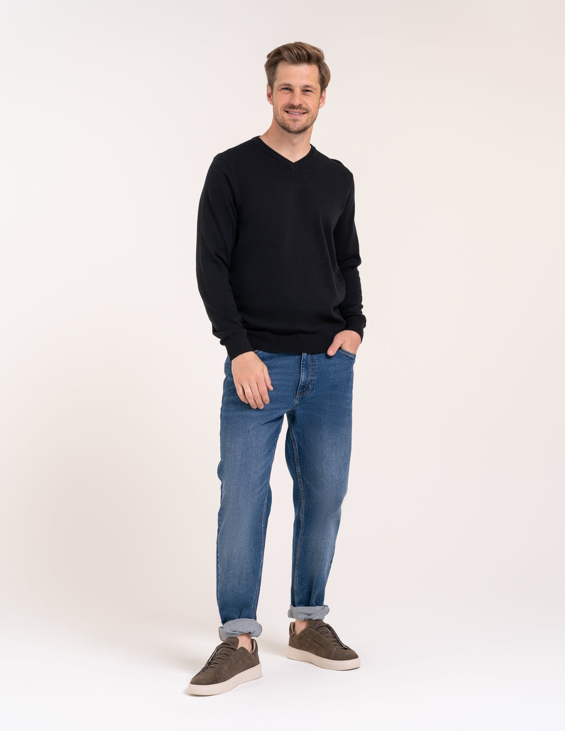 Elegancki sweter męski klasyczny prosty krój dekolt w serek
