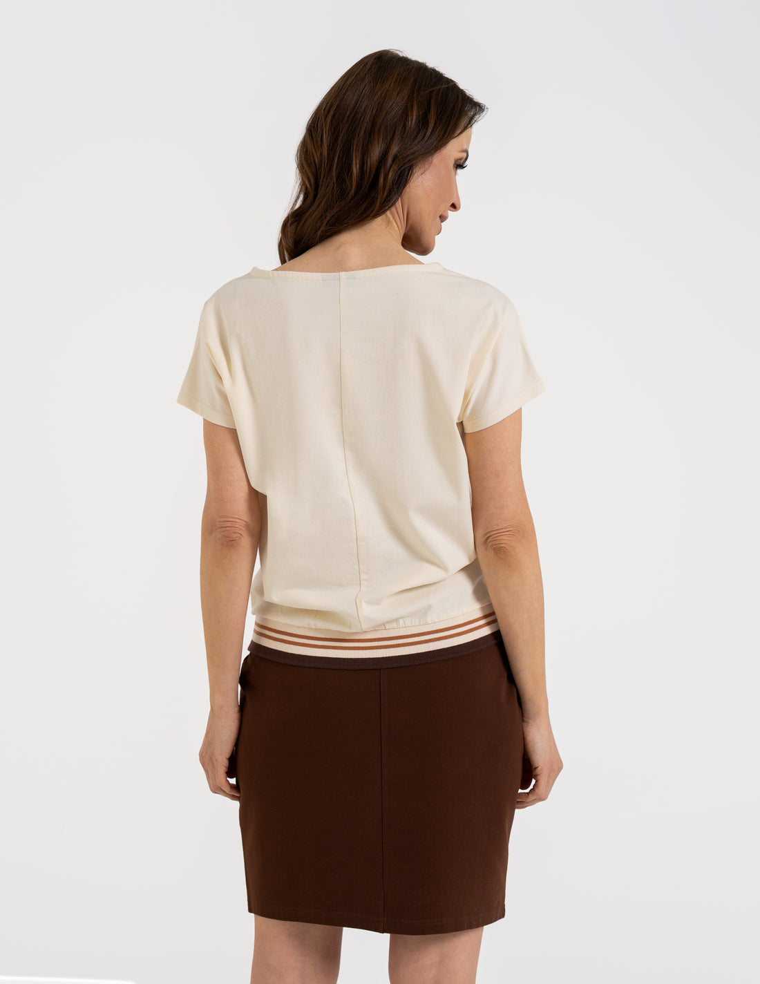 Bluzka damska bawełniana – dekolt v-neck – sportowa elegancja