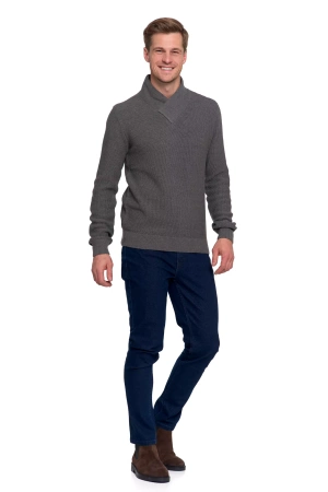 ELEGANCKI SWETER MĘSKI DZIANINOWY ZE STÓJKĄ DEKOLT SEREK WYGODNY MORAJ