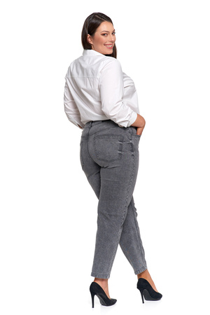 SPODNIE MOM FIT JEANSOWE DAMSKIE WYSOKI STAN LUŹNE MODNE JEANSY MORAJ